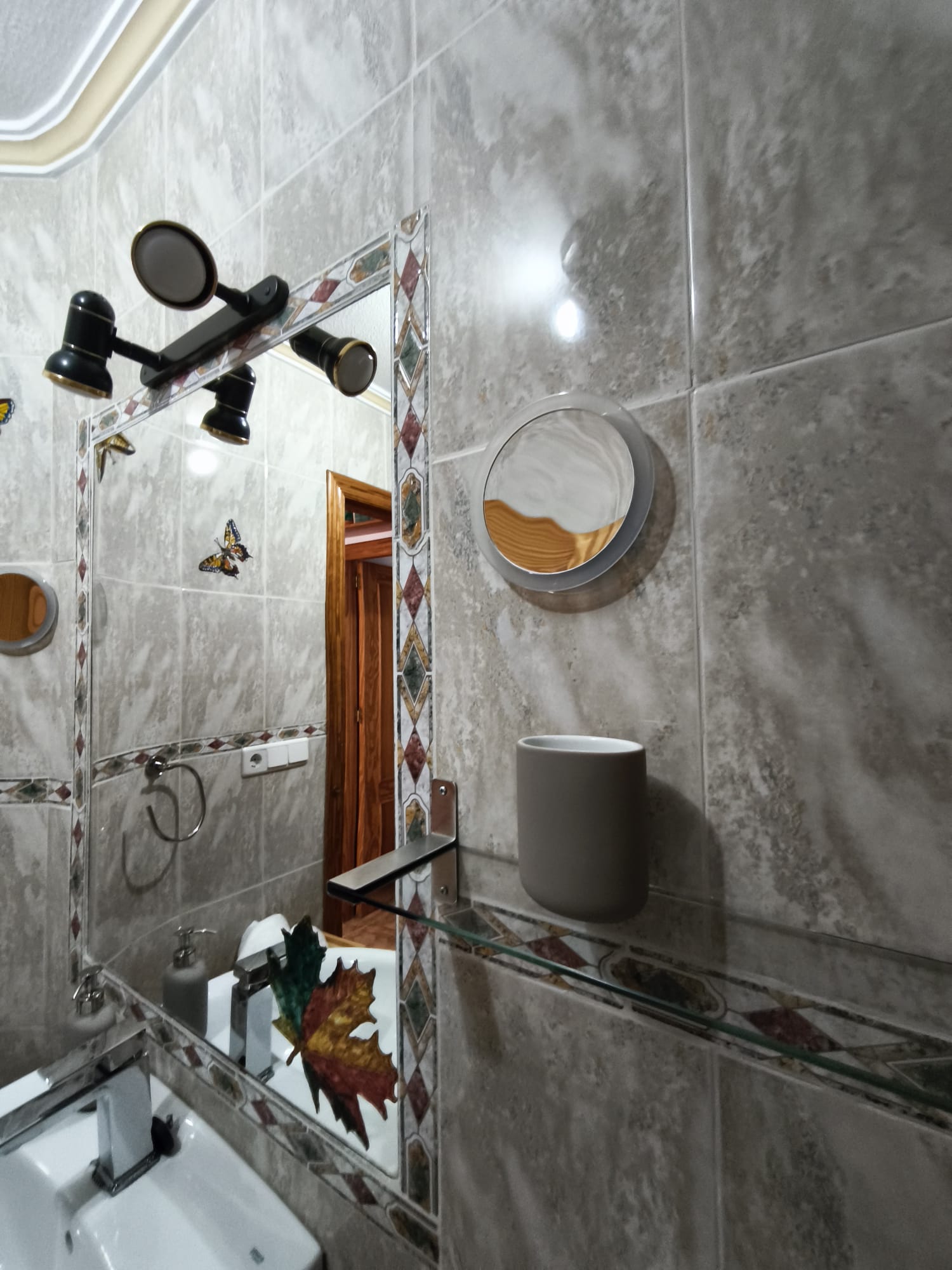 Bathroom mirror and vanity lighting