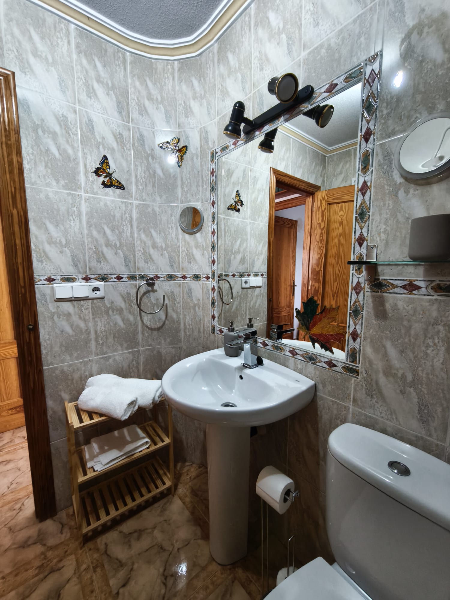 Bathroom vanity with fresh towels